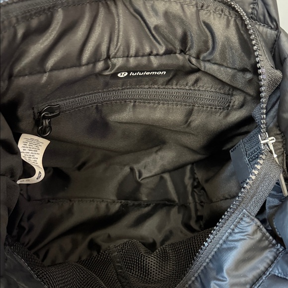 lululemon athletica Black Nylon Quilted Grid Mini 5L Crossbody/Handle Tote Bag - Picture 5 of 15
